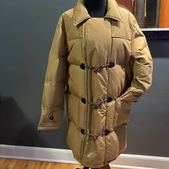 The Company Store muted gold hidden zipper toggle closure puffer coat. Large. - Picture 1 of 11